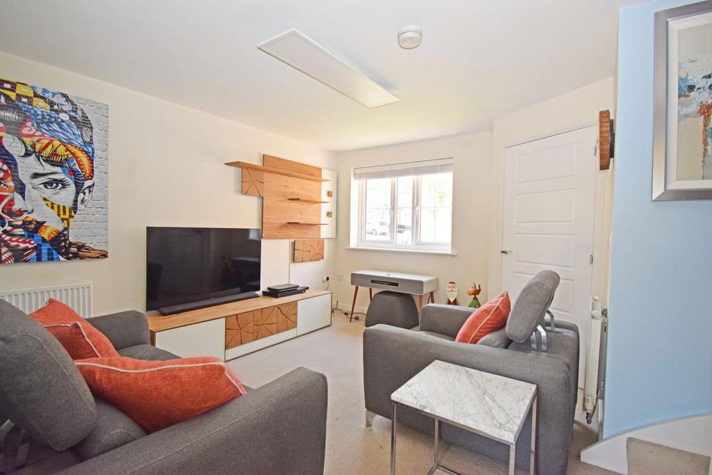 40 Swallows Close, Norton Farm, Bromsgrove, Worcestershire, B61 0FP 2 bed semidetached house