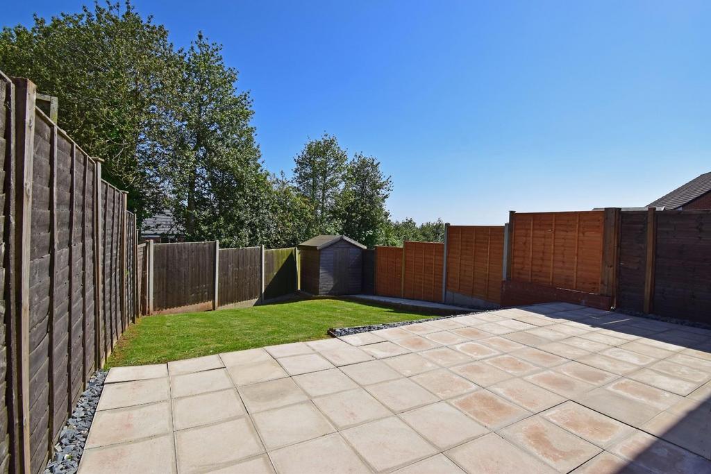 40 Swallows Close, Norton Farm, Bromsgrove, Worcestershire, B61 0FP 2 bed semidetached house