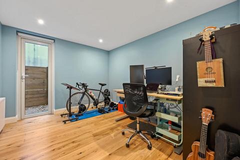 Flat 4, 12 Smyrna Road, London, NW6 4LY