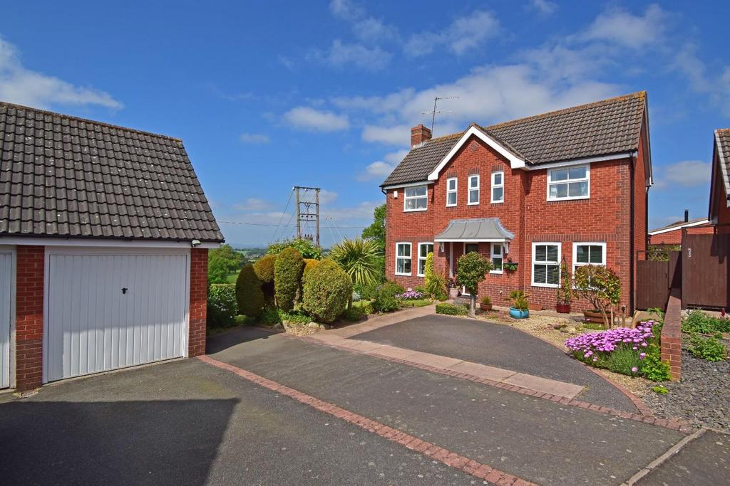 42 Parkstone Avenue, Hilltop, Bromsgrove, Worcestershire, B61 7NS 3 bed