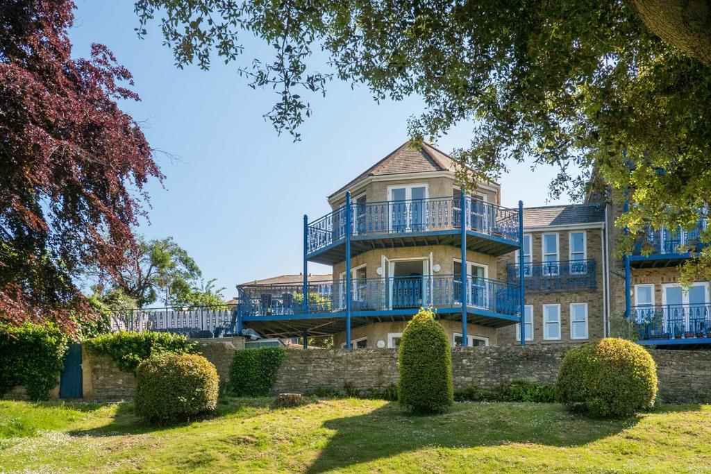Appley Sands, Appley Rise, Ryde, PO33 1LE 4 bed house for sale £625,000