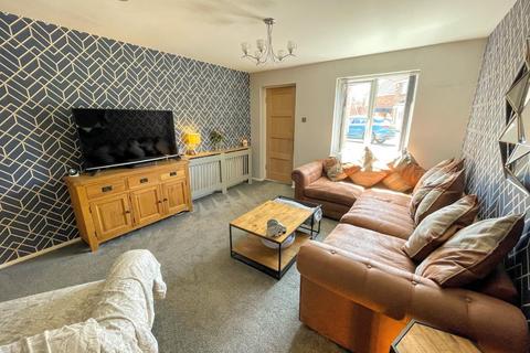 43 Amiens Close, Darlington, DL3 0UL
