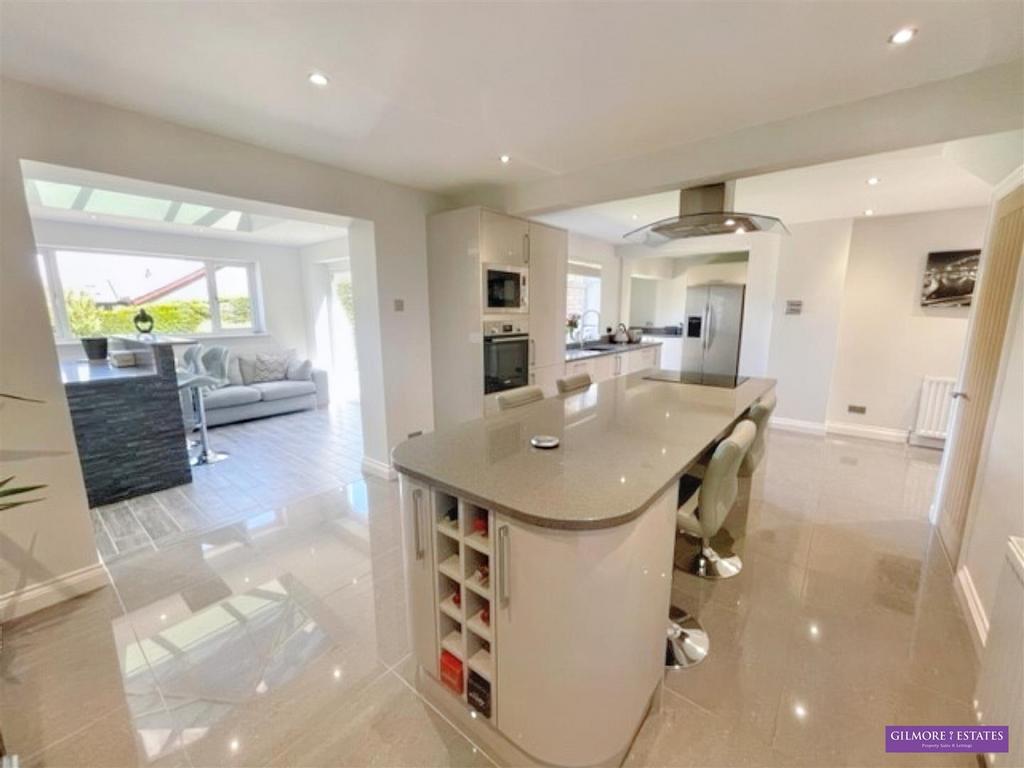 Dining kitchen