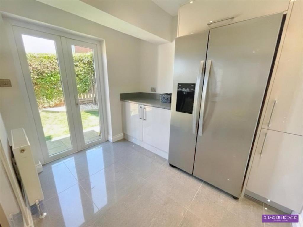 Dining kitchen