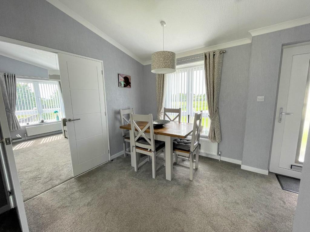 Kitchen/dining area