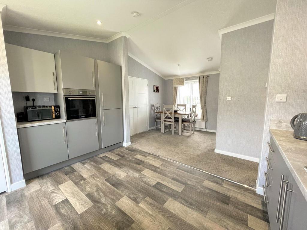 Kitchen/dining area