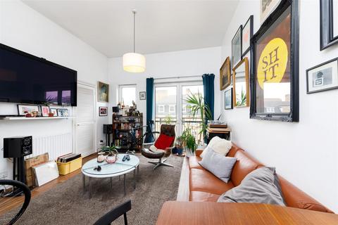 1 bedroom flat for sale, Millennium Place, London