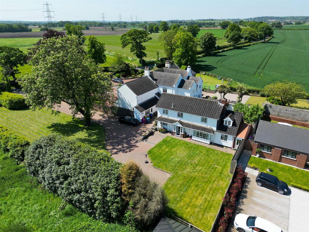 Lynn Lane, Shenstone, Lichfield 4 bed detached house for sale £800,000