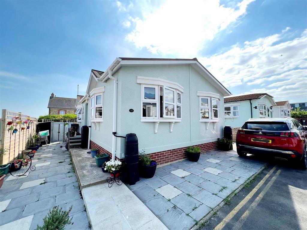 Cerne Villa Park, Chickerell, Weymouth 2 bed park home for sale £135,000