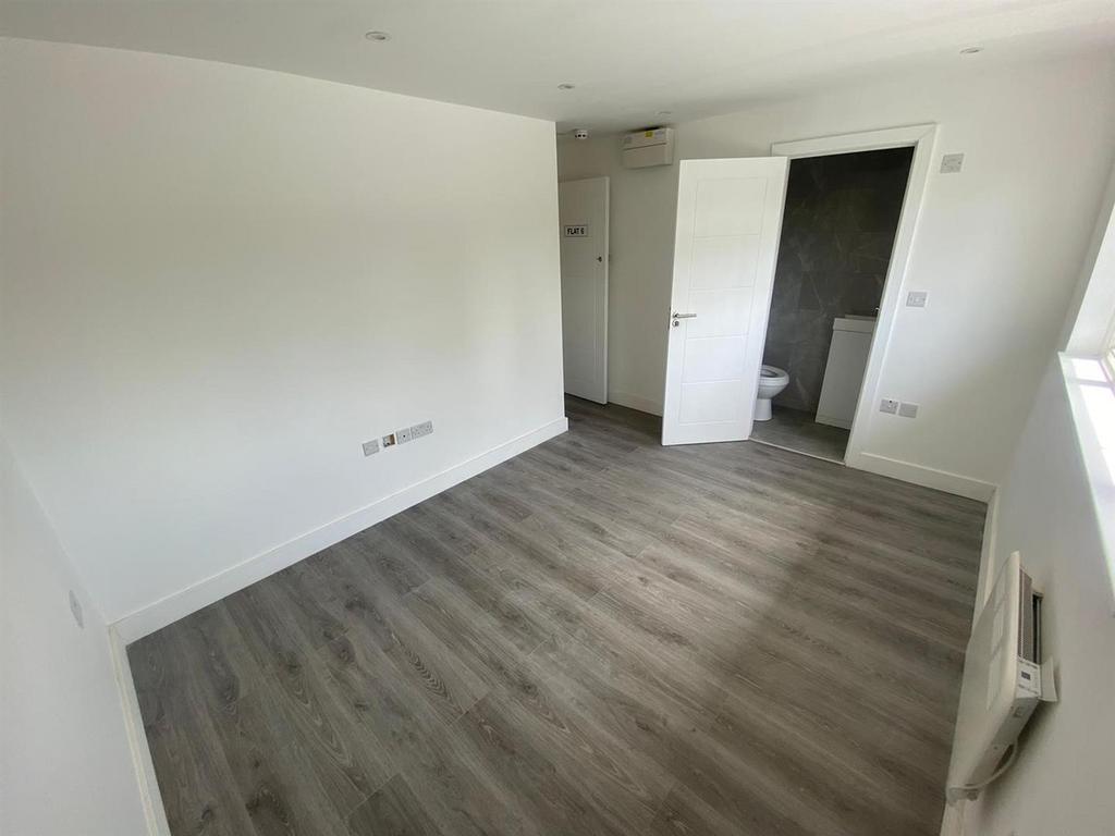 Room 6.jpg