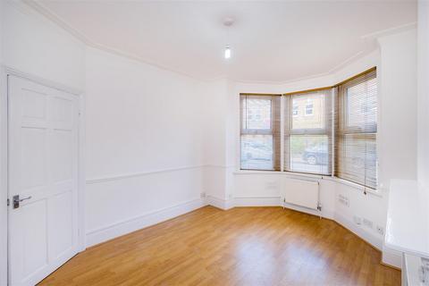 49 Edward Road, London, E17 6PB