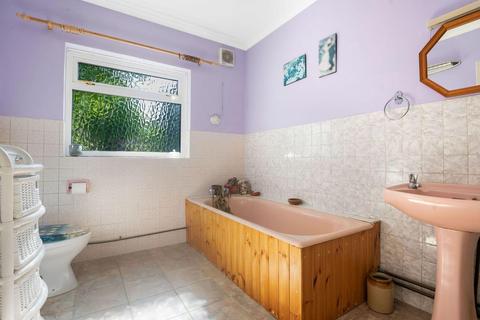 Archirondelle Wrotham Road, Meopham, Gravesend, DA13 0HW
