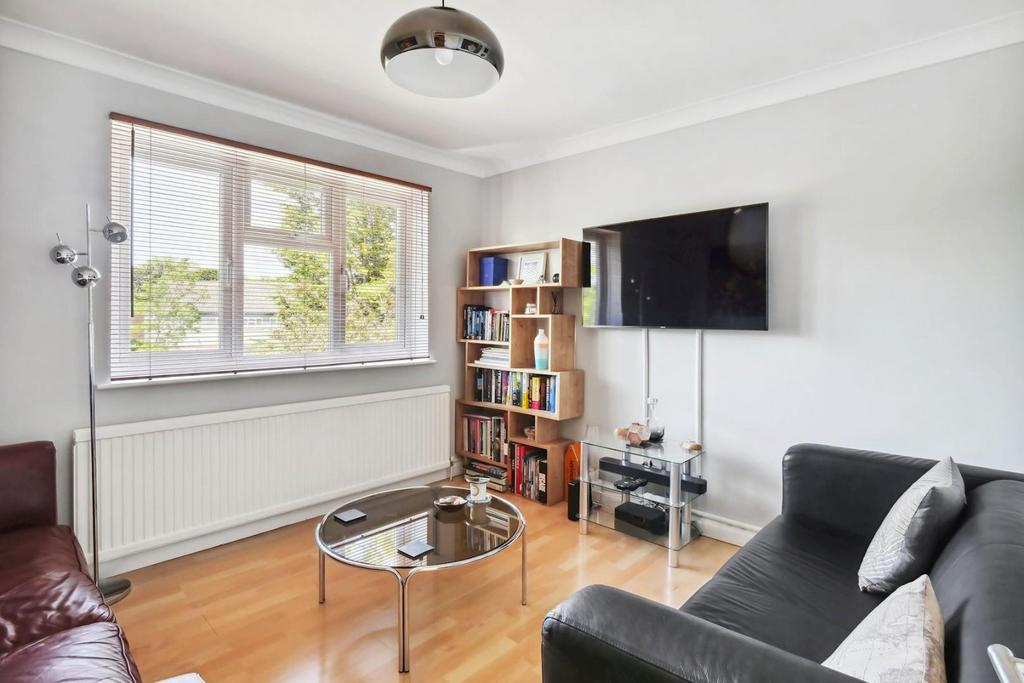 Magnolia Court, Lawrie Park Road, Sydenham 2 bed flat for sale £325,000