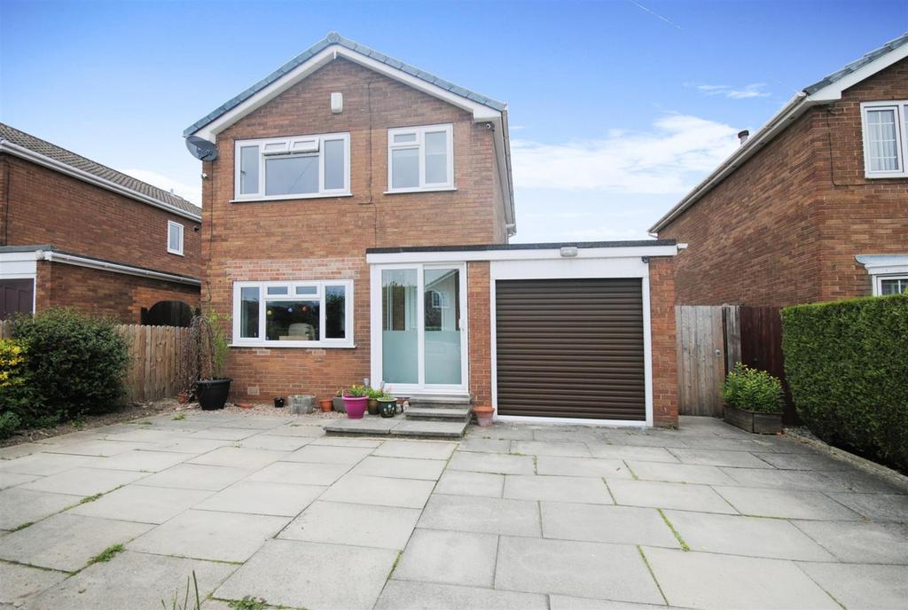 Church Avenue, Swillington, Leeds 3 bed detached house for sale £310,000