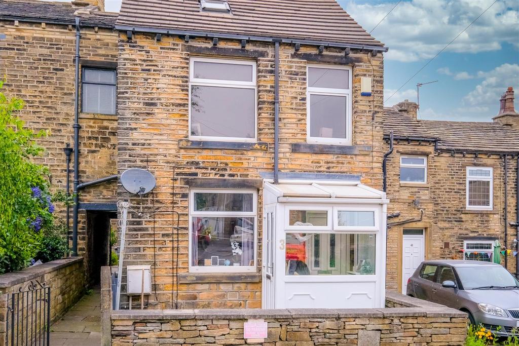 Temple Street, Huddersfield, HD3 2 bed terraced house for sale £134,999