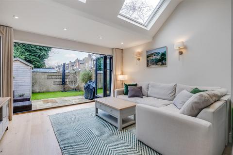 11 Acuba Road, London, SW18 4RA