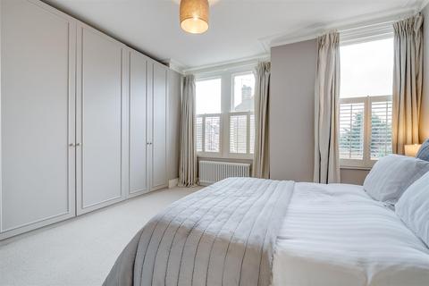 11 Acuba Road, London, SW18 4RA