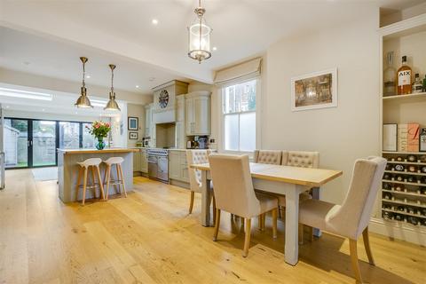 11 Acuba Road, London, SW18 4RA