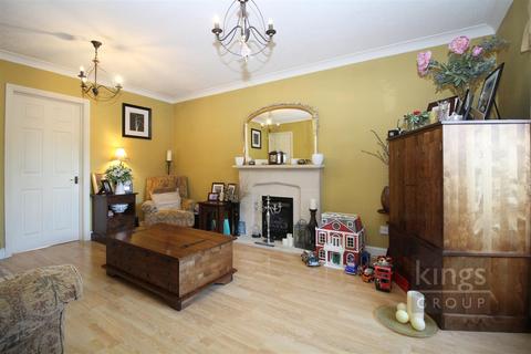 76 Pilkingtons, Church Langley, Harlow, CM17 9DR