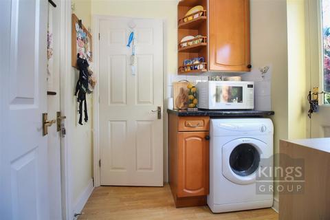 76 Pilkingtons, Church Langley, Harlow, CM17 9DR