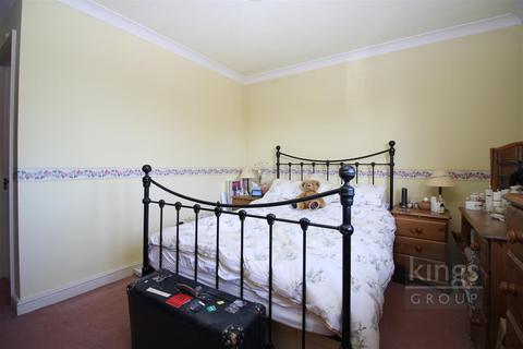 76 Pilkingtons, Church Langley, Harlow, CM17 9DR