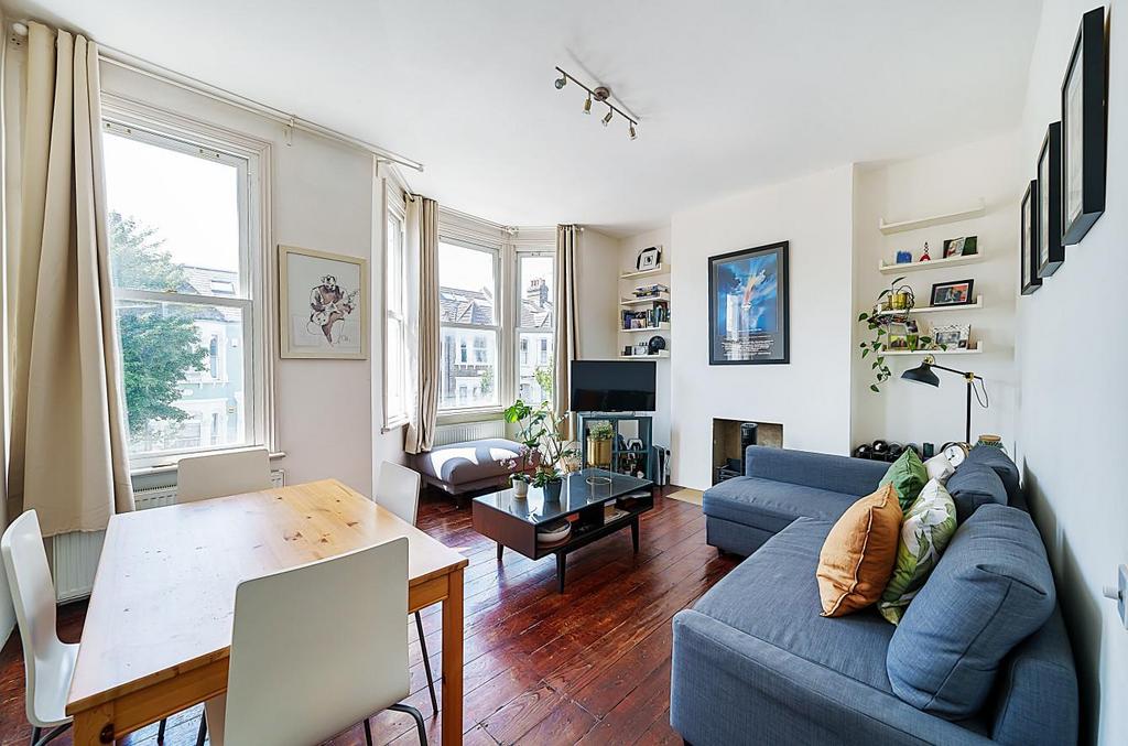 Rainham Road, London, NW10 3 bed flat for sale £645,000