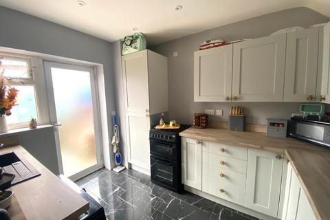 1 Kingston Close, Street, BA16 0DD
