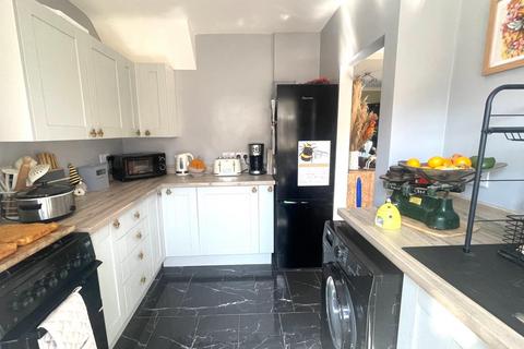 1 Kingston Close, Street, BA16 0DD