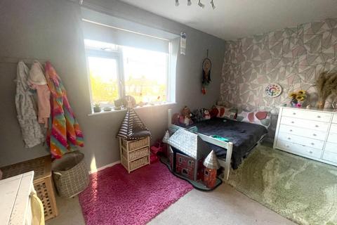 1 Kingston Close, Street, BA16 0DD