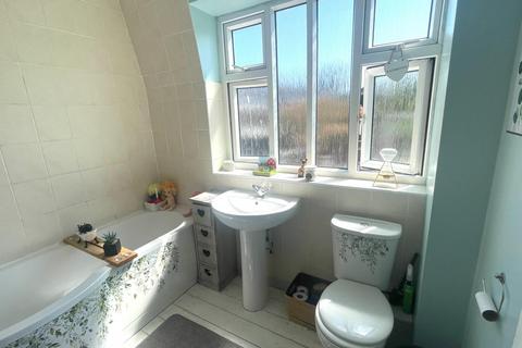 1 Kingston Close, Street, BA16 0DD
