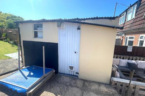 1 Kingston Close, Street, BA16 0DD
