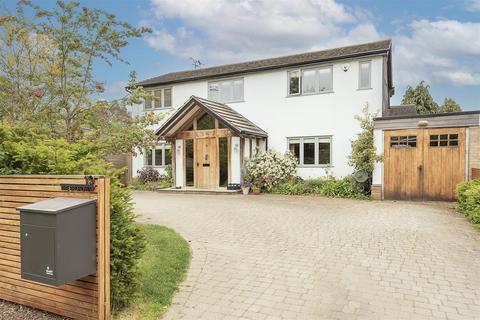 5 bedroom detached house for sale - The Broadway, Gustard Wood