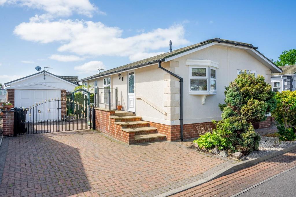 The Willows, Acaster Malbis, York 2 bed detached bungalow for sale £175,000