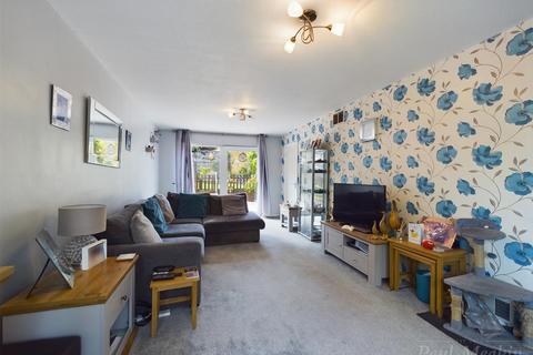 4 bedroom terraced house for sale, Crofters Mead, Forestdale, Croydon, Surrey