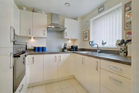 2 bedroom apartment for sale, Lock House, Keeper Close, Taunton, Somerset, TA1 1AX