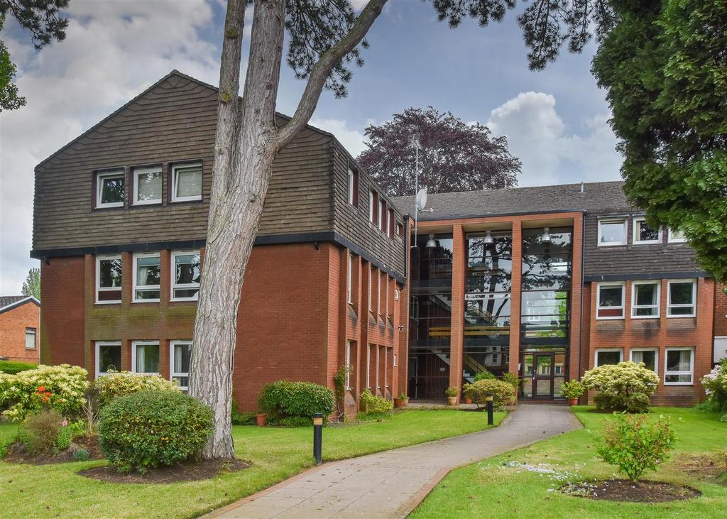 8 College Court High Street, Tettenhall, Wolverhampton 2 bed apartment