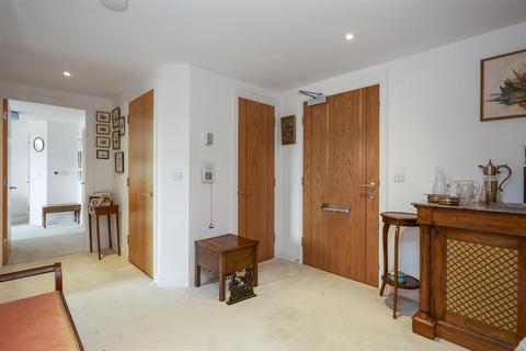 2 bedroom apartment for sale - High Street, Cobham