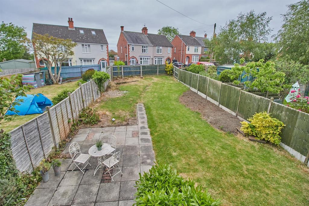 Lychgate Lane, Burbage 3 bed semidetached house for sale £250,000