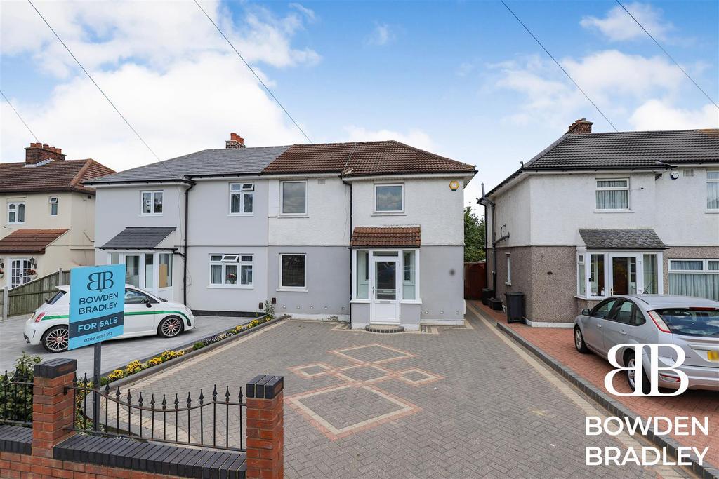 Duke Road, Barkingside 3 bed semidetached house for sale £475,000