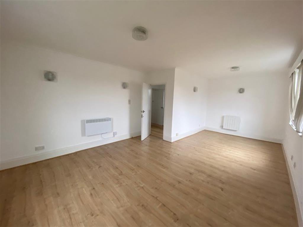 Lounge Dining Room 1