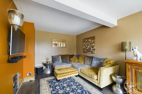 3 bedroom semi-detached house for sale - Mill Lane, Horndon-On-The-Hill, Stanford-Le-Hope