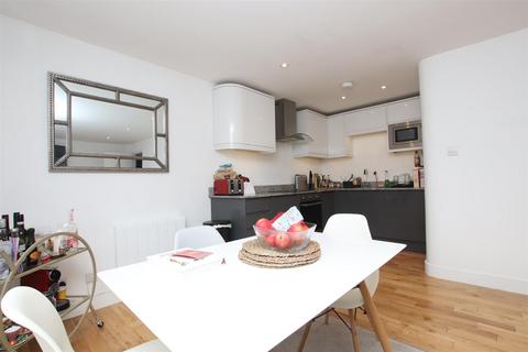 2 bedroom flat to rent - Bedford Court, Bath BA1