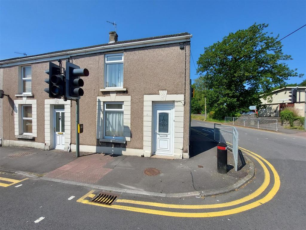 Swansea Road, Pontlliw, Swansea 2 bed end of terrace house for sale £140,000
