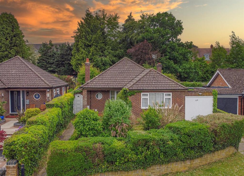High Ridge Road, Hemel Hempstead, HP3 3 bed detached bungalow for sale