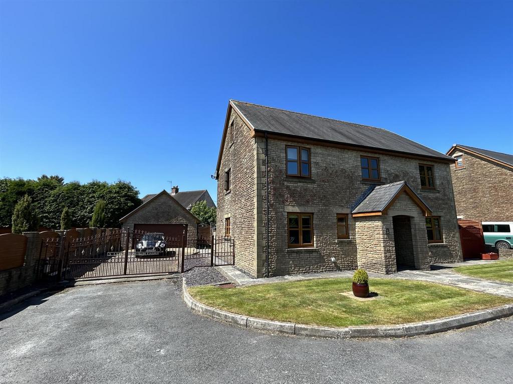 3 Llys Bryn Gwyrdd, Five Roads, Llanelli SA15 5DY 5 bed detached house