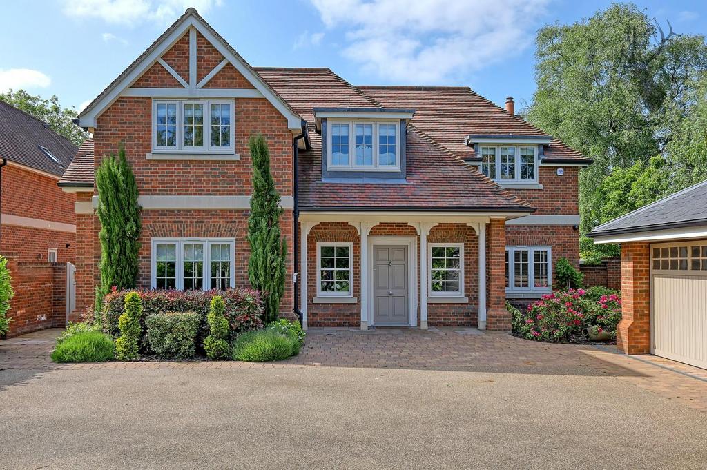 Lower Bury Lane, Epping CM16 4 bed detached house to rent £6,750 pcm