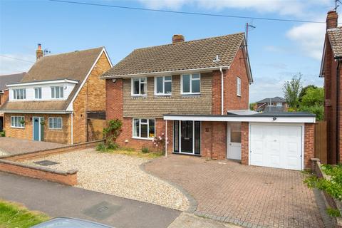 3 bedroom detached house for sale - Deacons Way, Hitchin