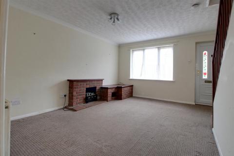 3 bedroom semi-detached house to rent - Brooks Drive, Scarning