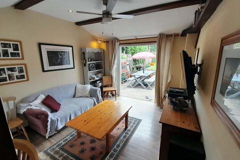 47 Bargates, Leominster, HR6 8EY