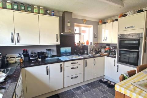 44 Cheyne Garth, Hornsea, HU18 1BF